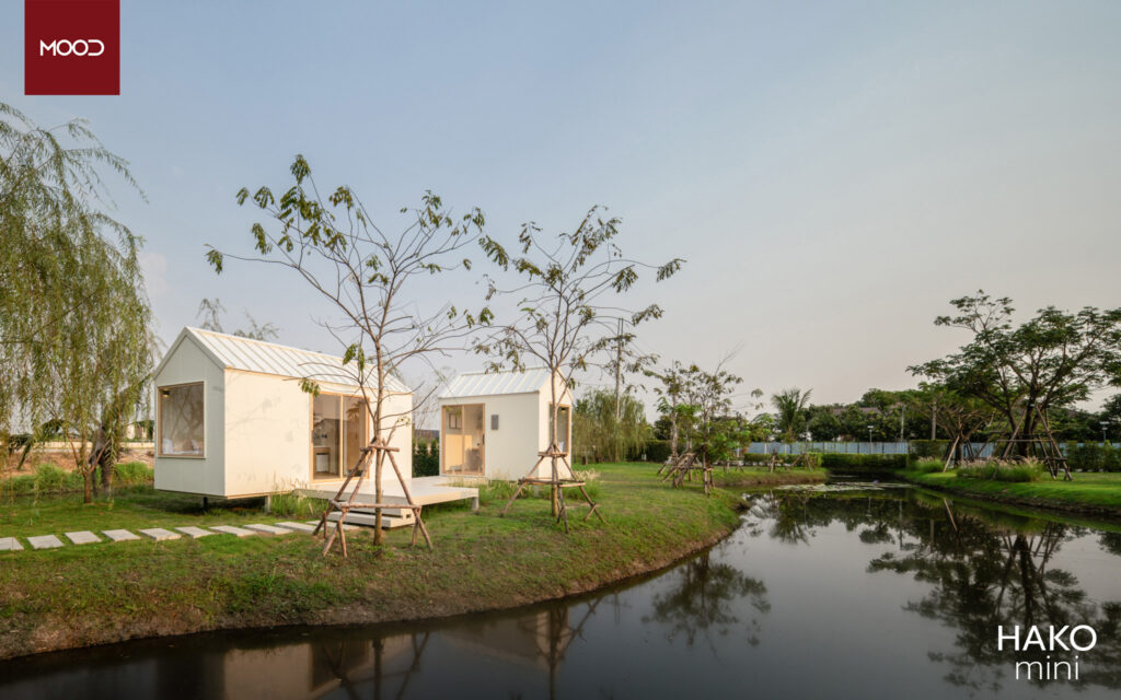 มุมหน้าบ้านมองจากสระน้ำ